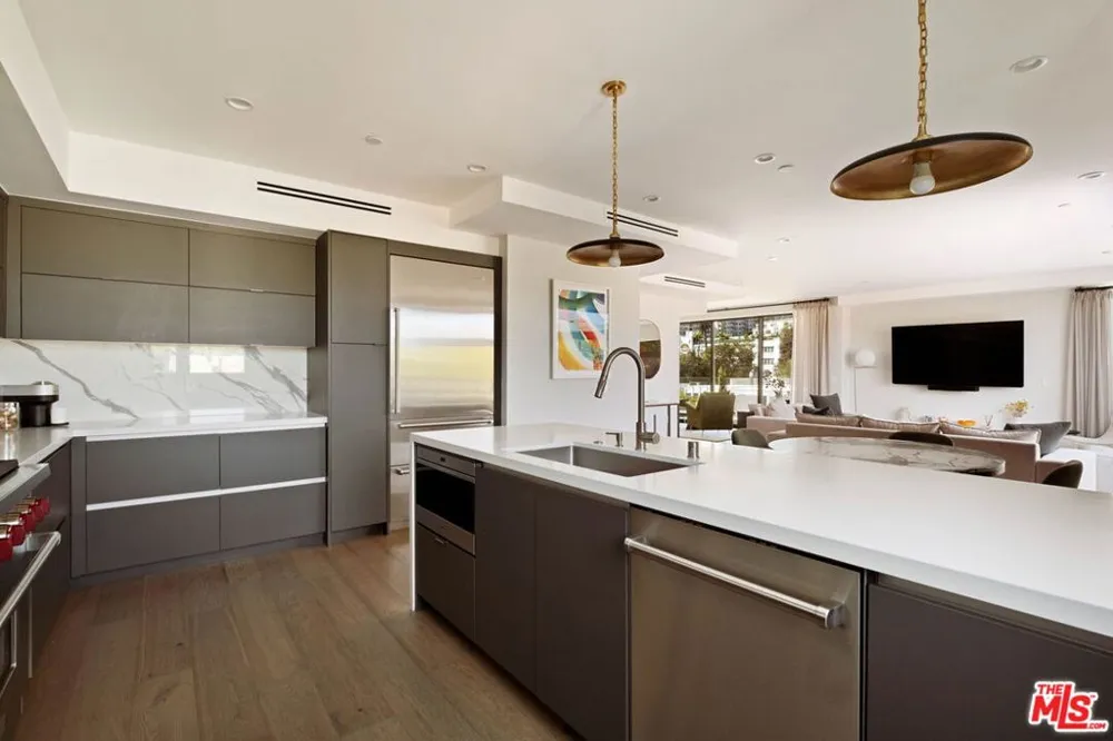 1017 Croft #PH01 Los Angeles, CA 90069