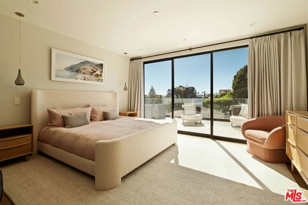 1017 Croft #PH01 Los Angeles, CA 90069