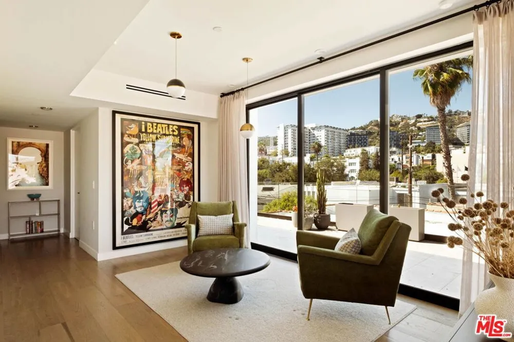 1017 Croft #PH01 Los Angeles, CA 90069
