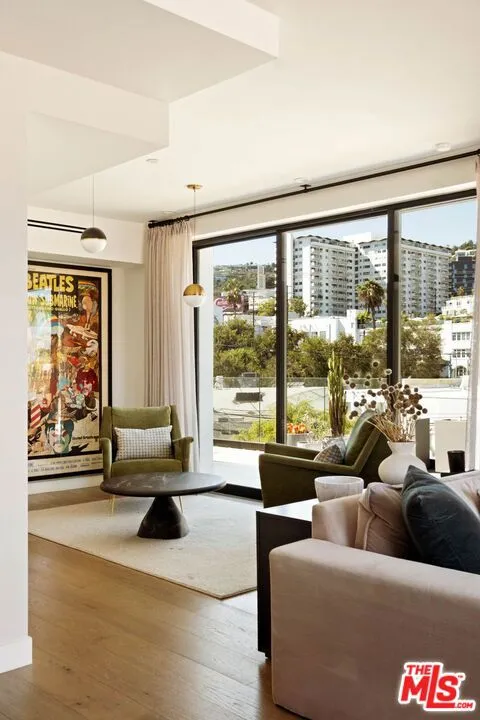 1017 Croft #PH01 Los Angeles, CA 90069