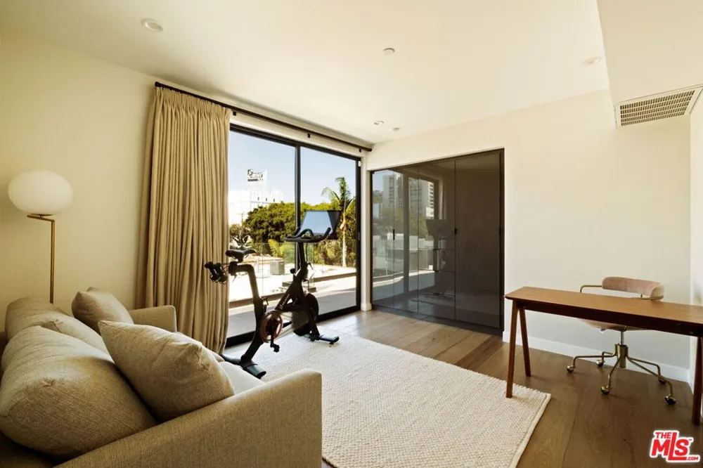 1017 Croft #PH01 Los Angeles, CA 90069