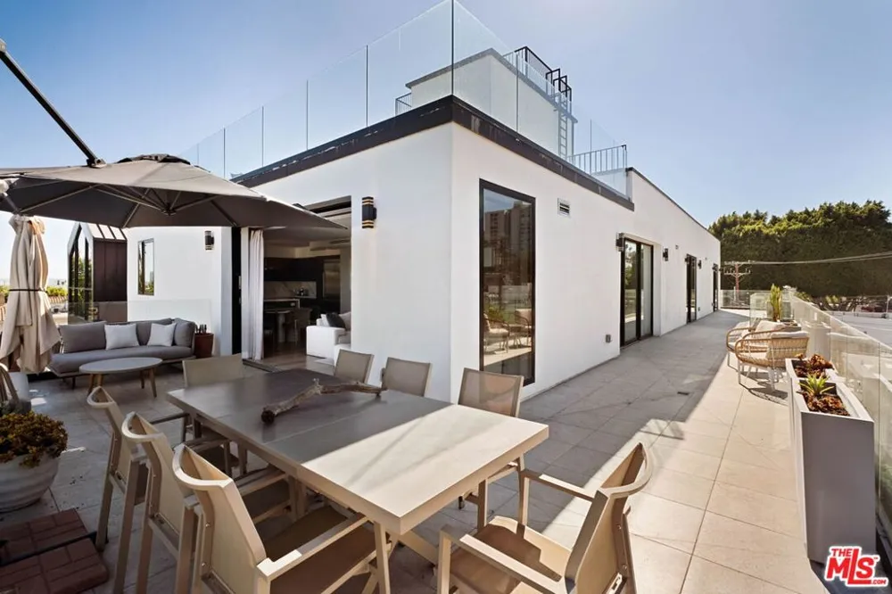 1017 Croft #PH01 Los Angeles, CA 90069