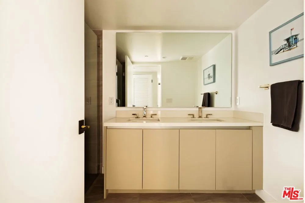 1017 Croft #PH01 Los Angeles, CA 90069