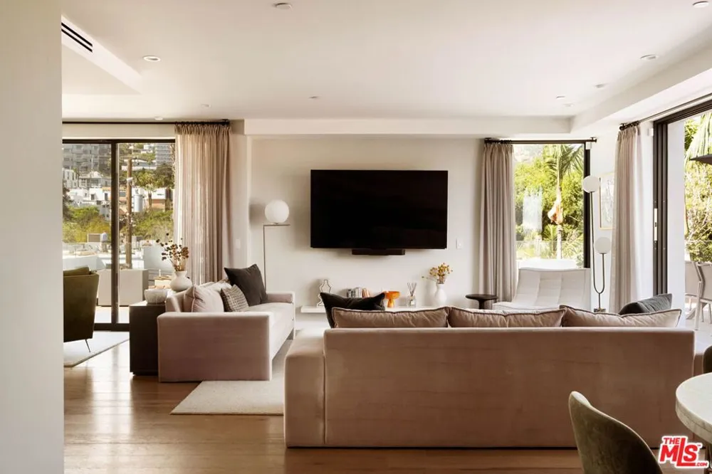 1017 Croft #PH01 Los Angeles, CA 90069