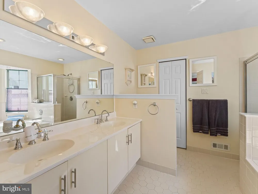 34 LA COSTA DRIVE Blackwood, NJ 08012