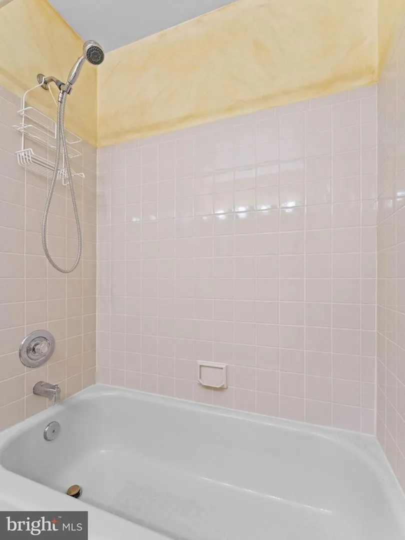 34 LA COSTA DRIVE Blackwood, NJ 08012