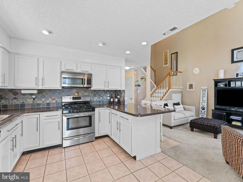 34 LA COSTA DRIVE Blackwood, NJ 08012