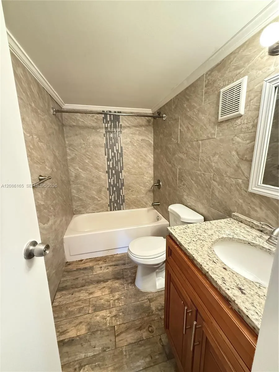 1798 NW 55th Ave #203 Lauderhill, FL 33313
