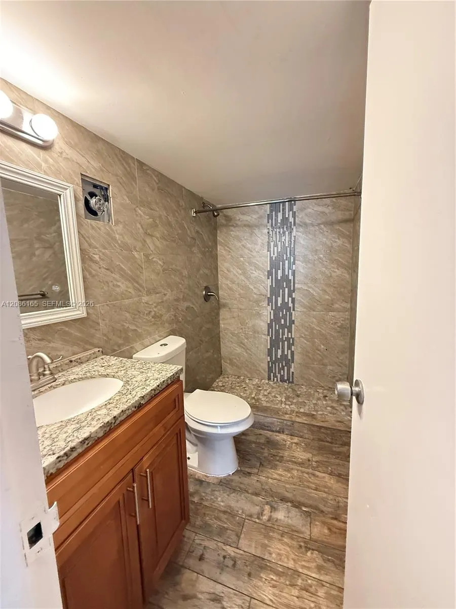 1798 NW 55th Ave #203 Lauderhill, FL 33313