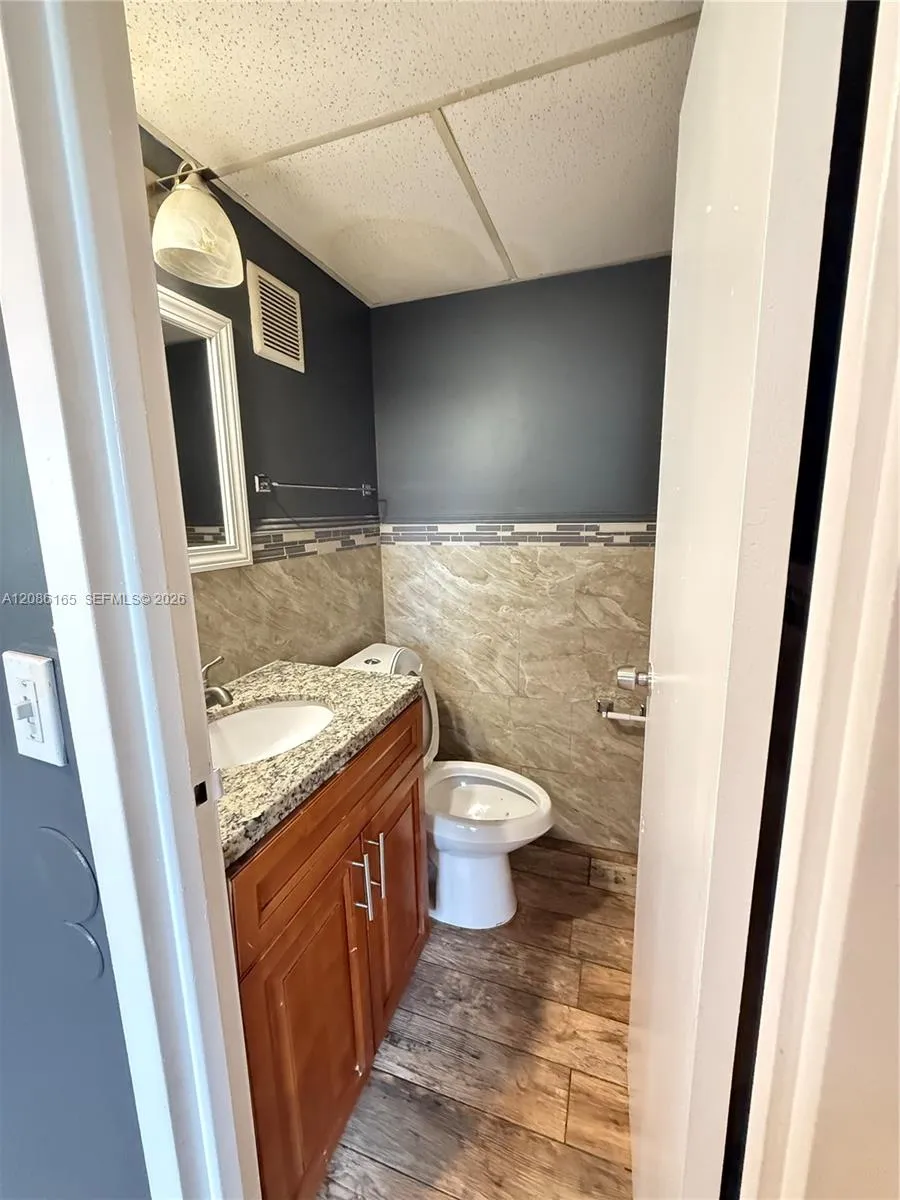1798 NW 55th Ave #203 Lauderhill, FL 33313