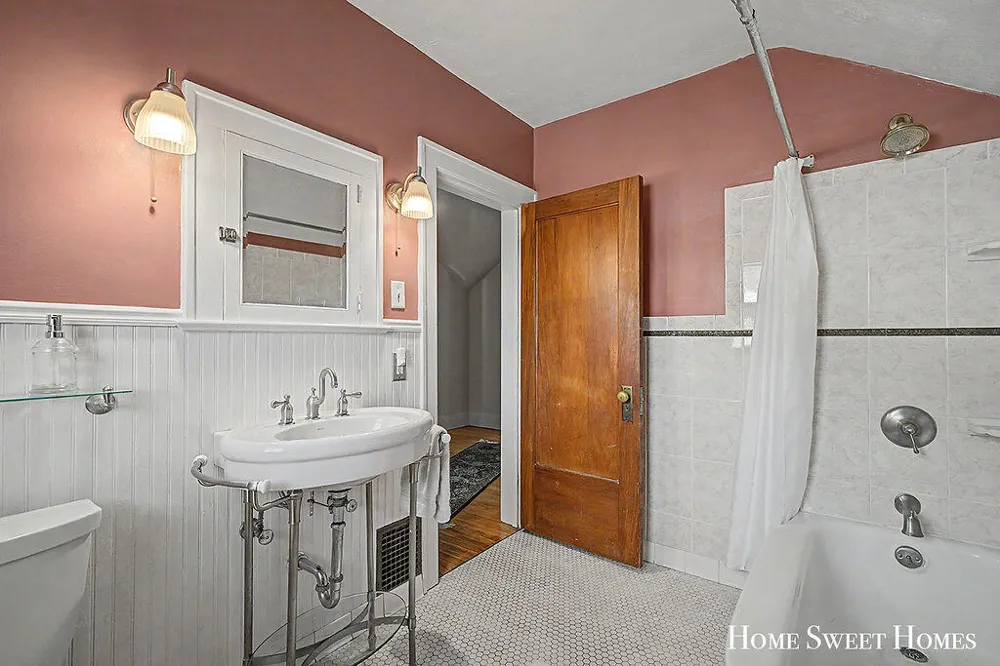 1259 Sherman Street SE Grand Rapids, MI 49506
