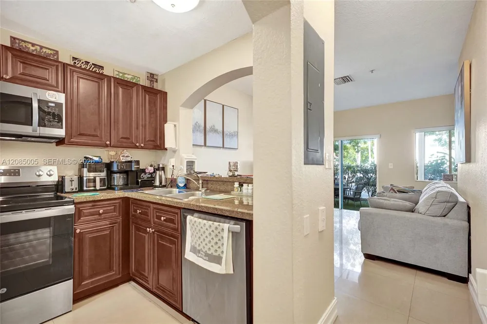 7985 NW 8th St #104A Miami, FL 33126
