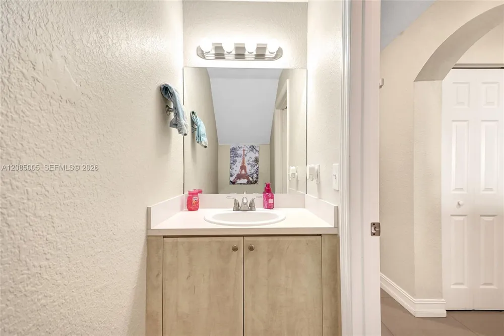 7985 NW 8th St #104A Miami, FL 33126