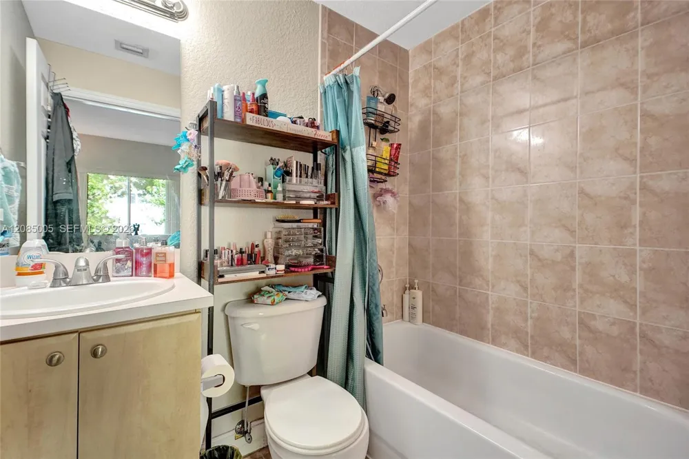 7985 NW 8th St #104A Miami, FL 33126