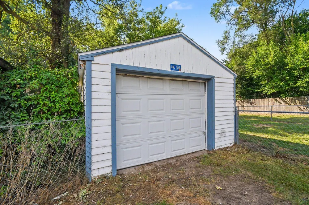 1050 S Crystal Avenue Benton Charter Township, MI 49022