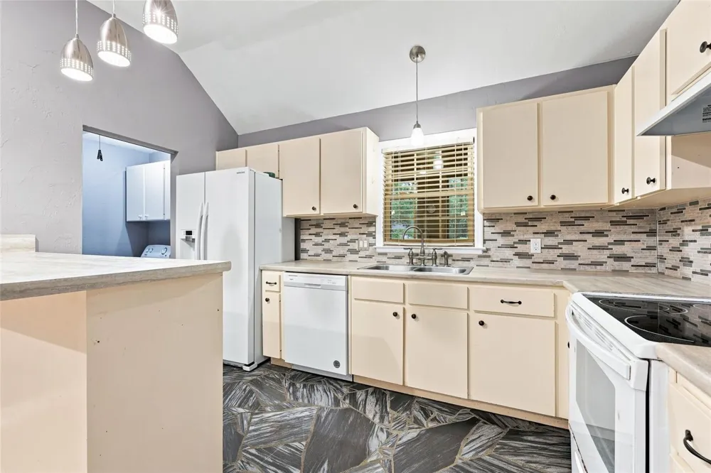 5201 SW 86 TERRACE Gainesville, FL 32608