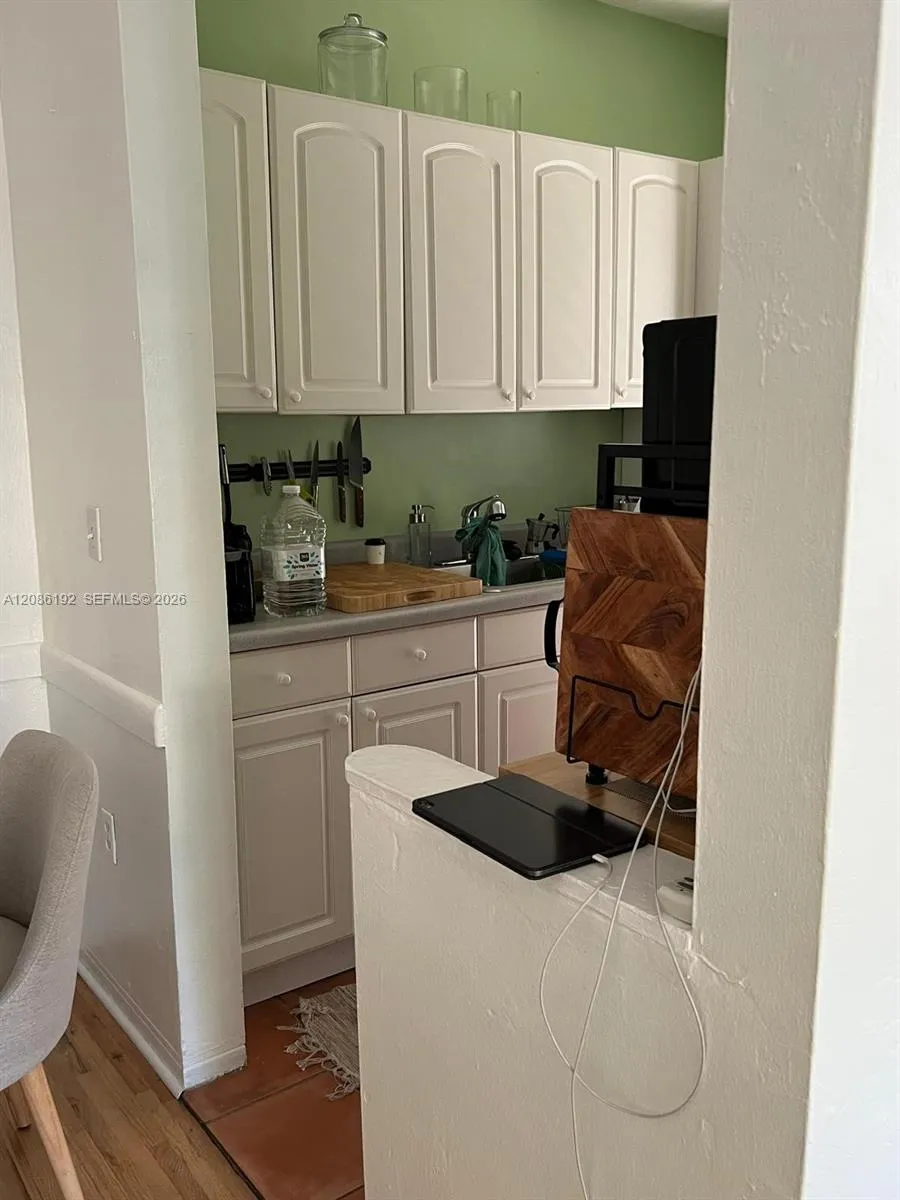 1551 Michigan Ave #8 Miami Beach, FL 33139