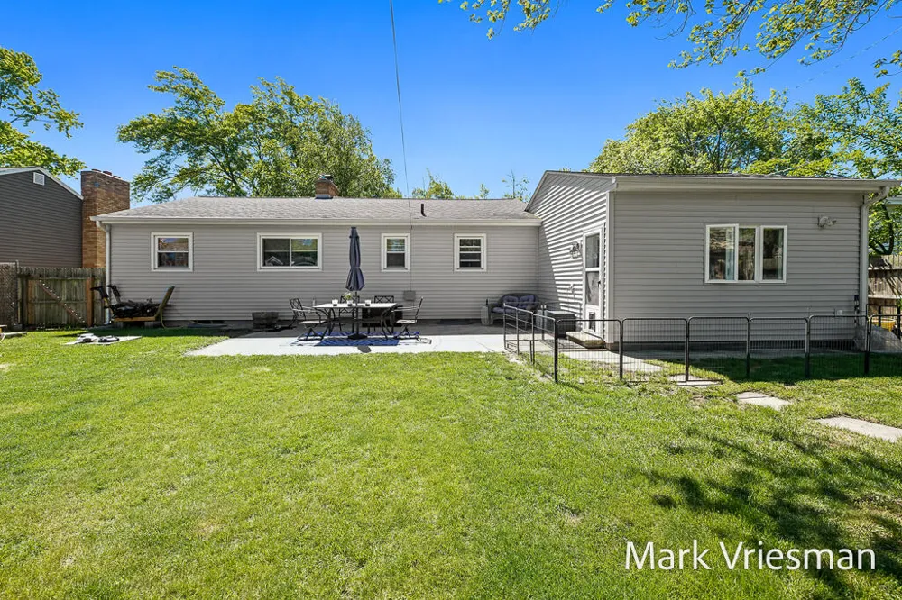 3125 Coolidge Road Muskegon, MI 49441