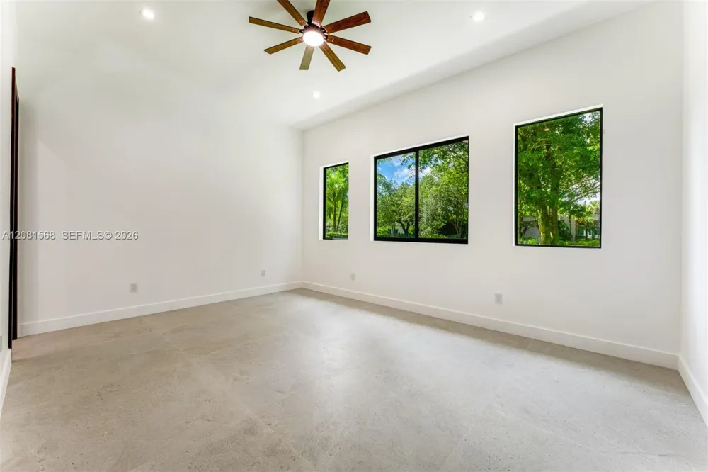 9475 SW 117th Ter Miami, FL 33176