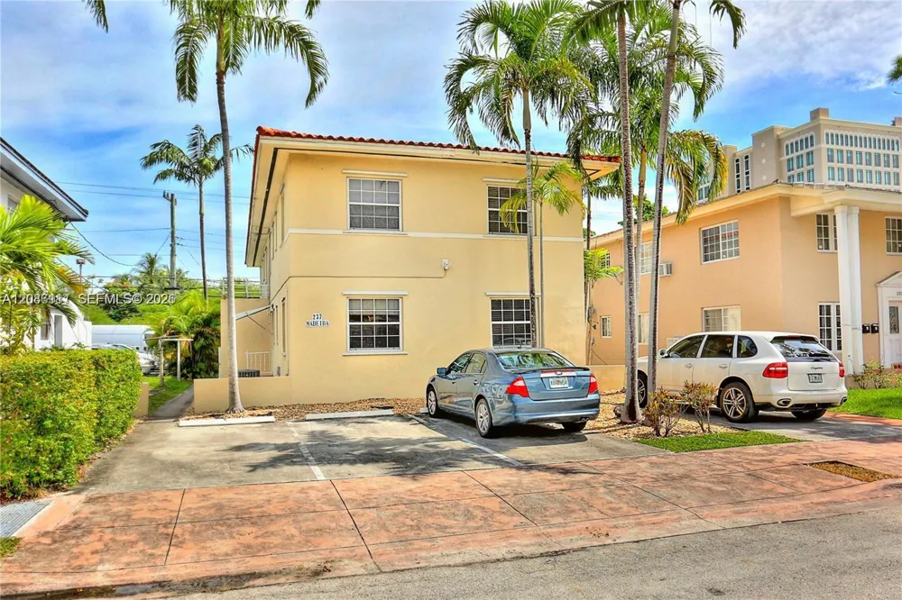 237 Madeira Ave #4 Coral Gables, FL 33134