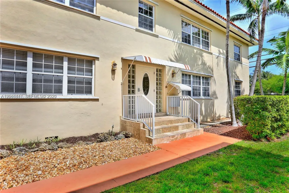 237 Madeira Ave #4 Coral Gables, FL 33134