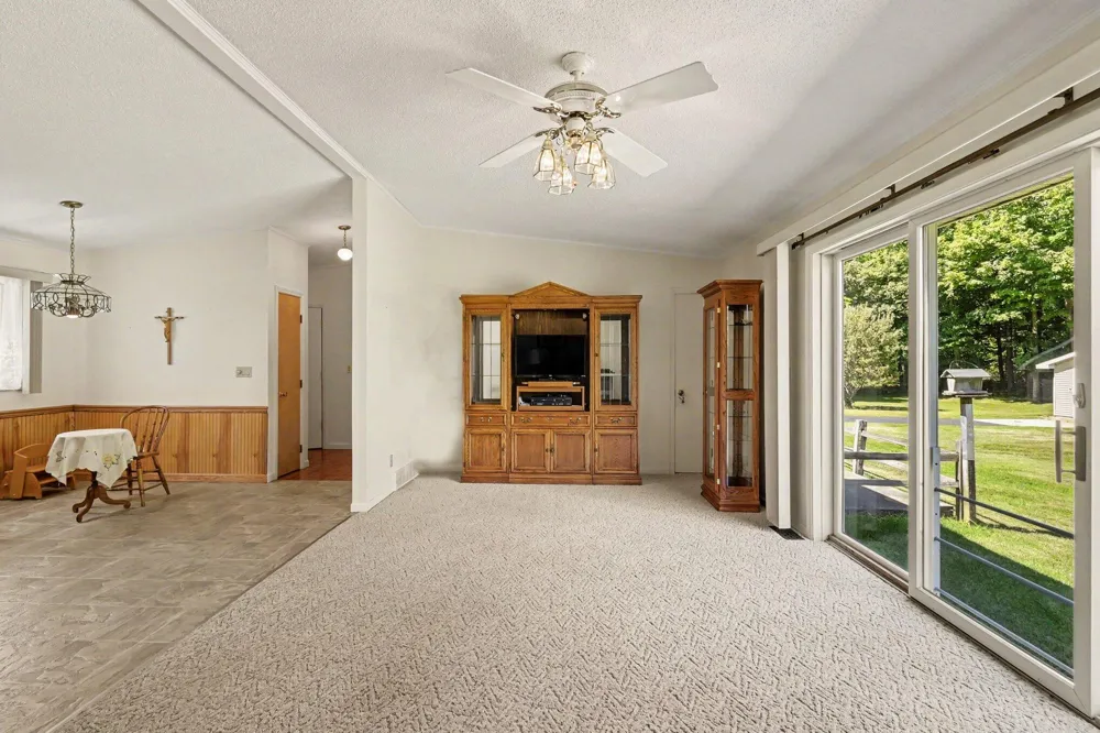 595 Albion Road Albion, MI 49224