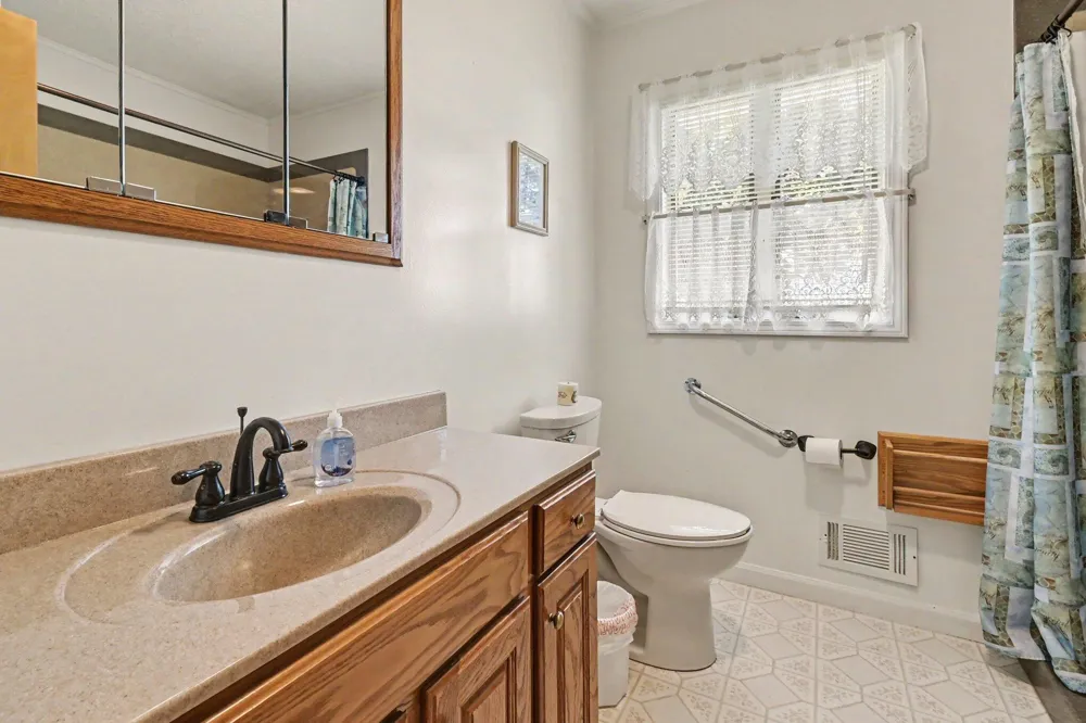 595 Albion Road Albion, MI 49224