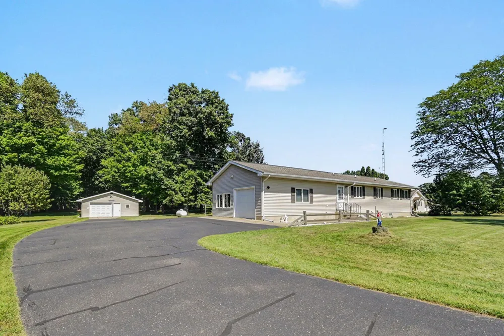 595 Albion Road Albion, MI 49224