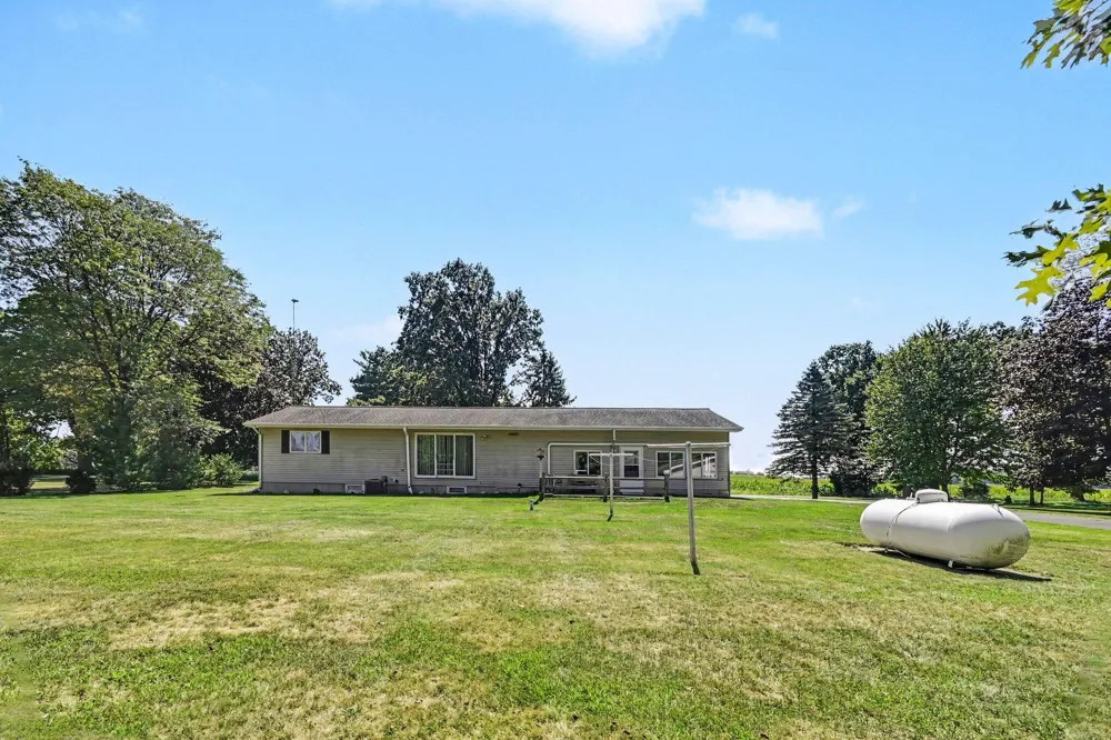 595 Albion Road Albion, MI 49224