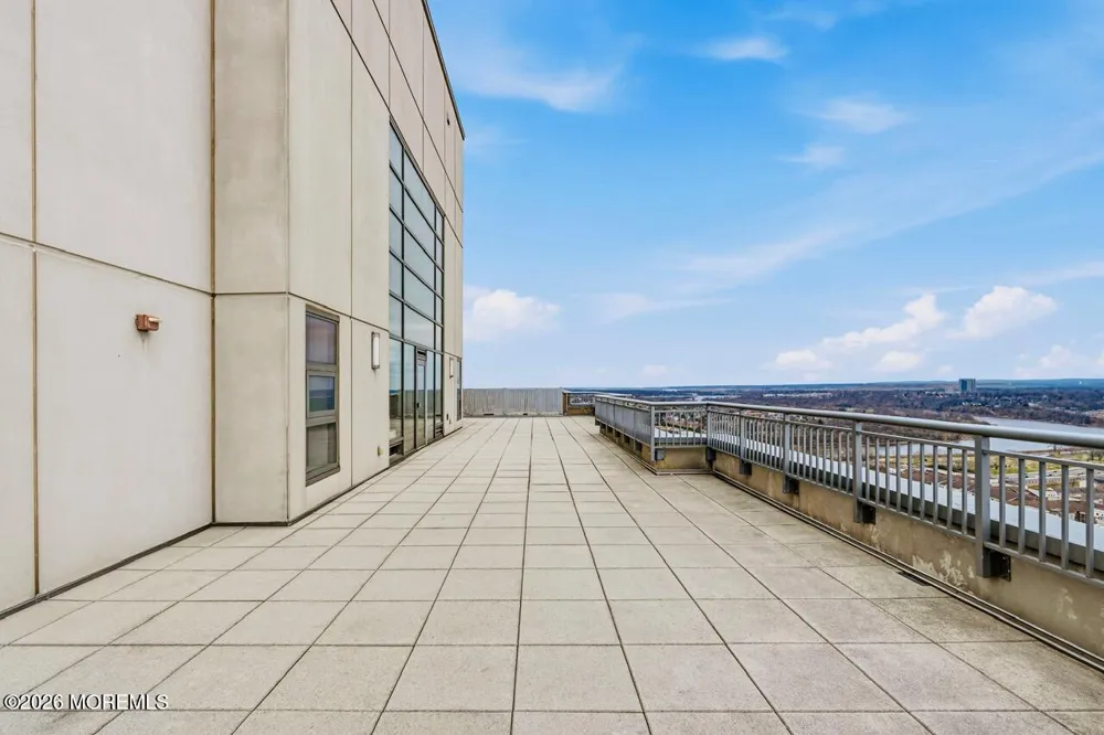 1 Spring Street #2204 New Brunswick, NJ 08901