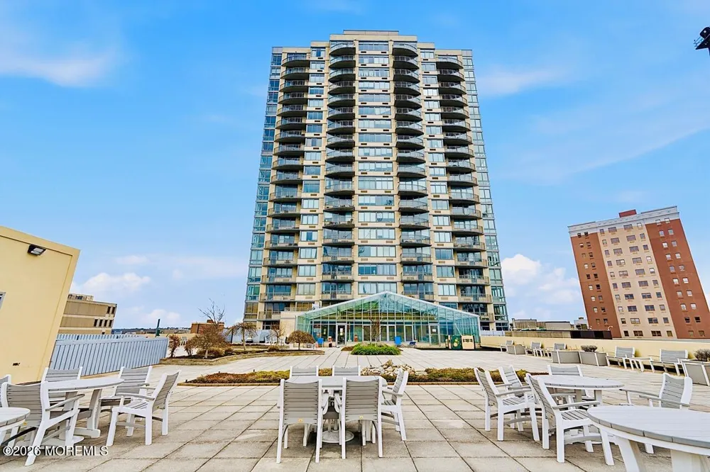 1 Spring Street #2204 New Brunswick, NJ 08901