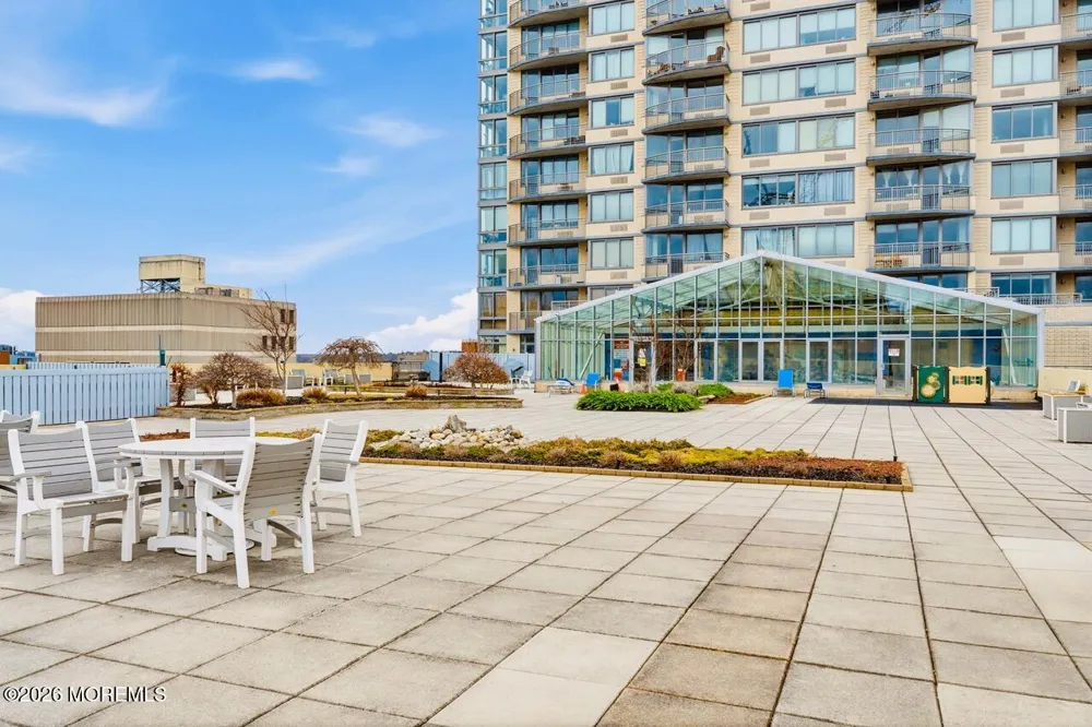 1 Spring Street #2204 New Brunswick, NJ 08901
