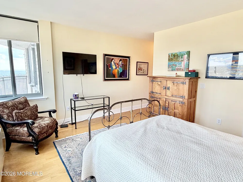 1 Spring Street #2204 New Brunswick, NJ 08901