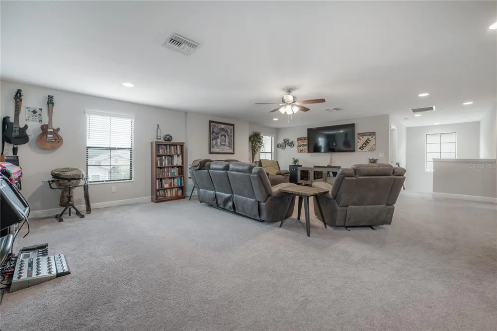 14627 RED CASTLE AVENUE Lithia, FL 33547