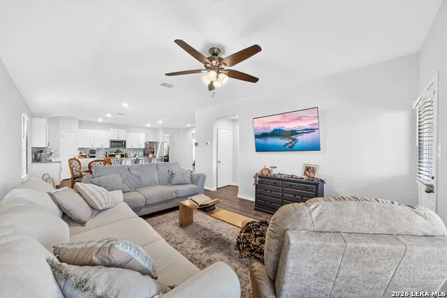 1733 Rocky Rise San Antonio, TX 78245