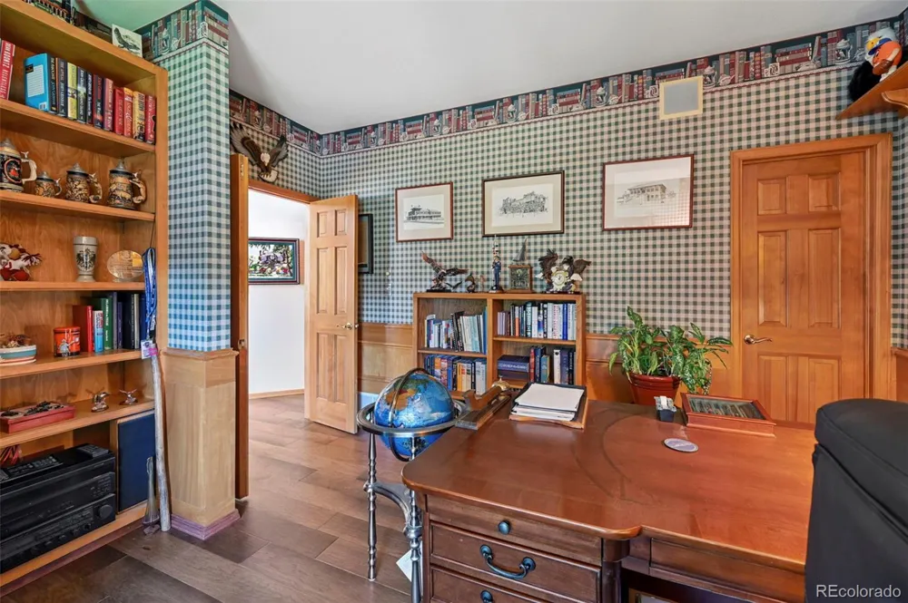 2527 Craycroft Drive Colorado Springs, CO 80920