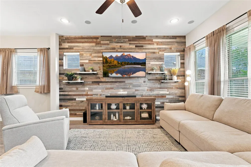 129 Saddle Drive Jersey Village, TX 77065