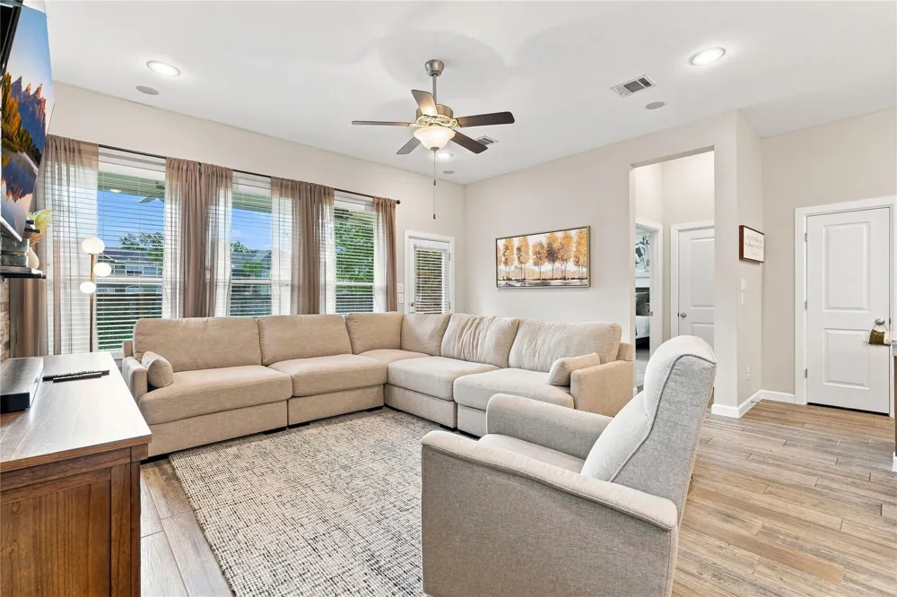 129 Saddle Drive Jersey Village, TX 77065