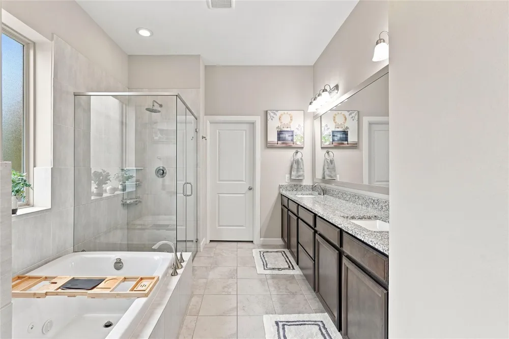 129 Saddle Drive Jersey Village, TX 77065
