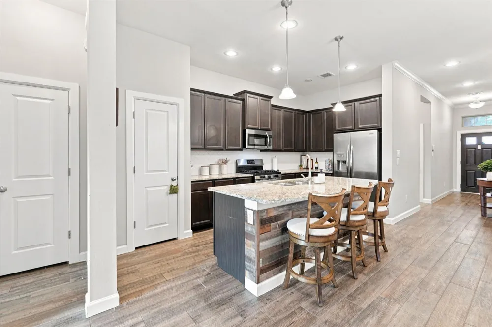 129 Saddle Drive Jersey Village, TX 77065