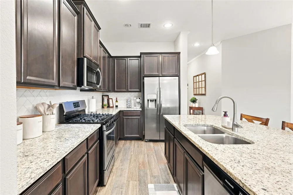 129 Saddle Drive Jersey Village, TX 77065