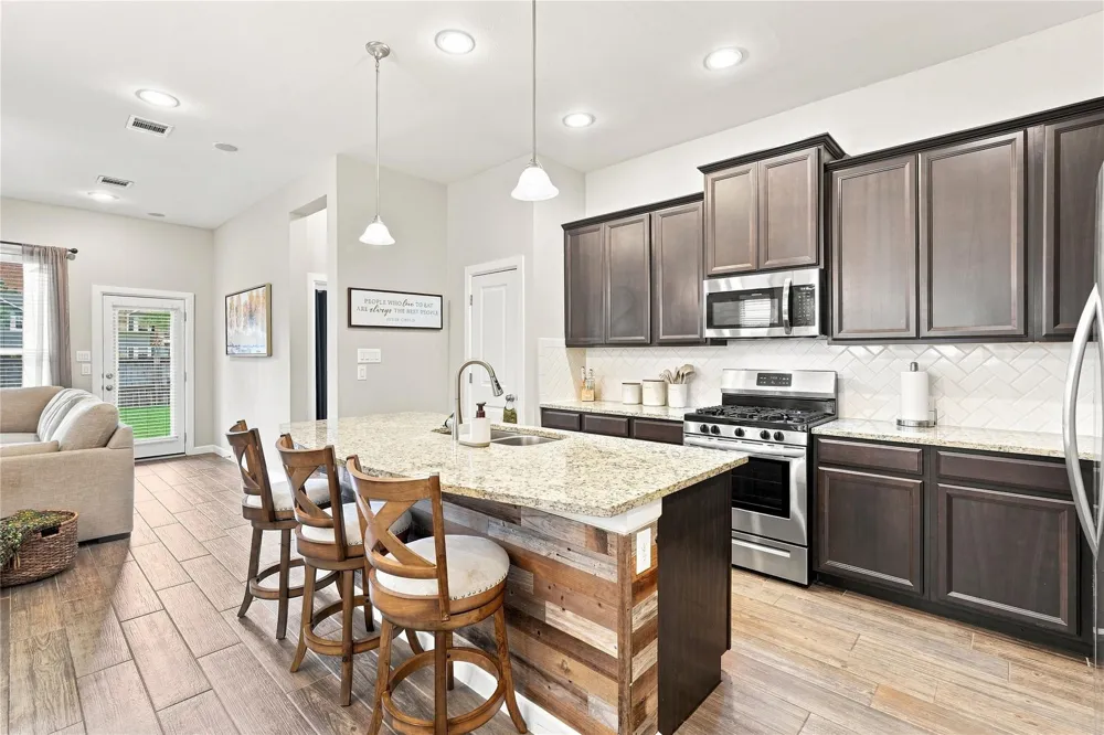 129 Saddle Drive Jersey Village, TX 77065