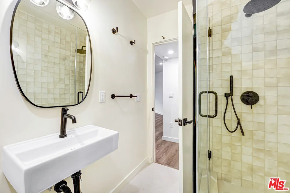 16185 W Sunset Blvd Pacific Palisades, CA 90272