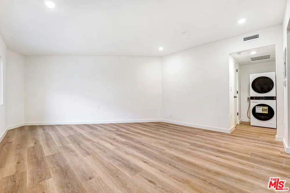 16185 W Sunset Blvd Pacific Palisades, CA 90272