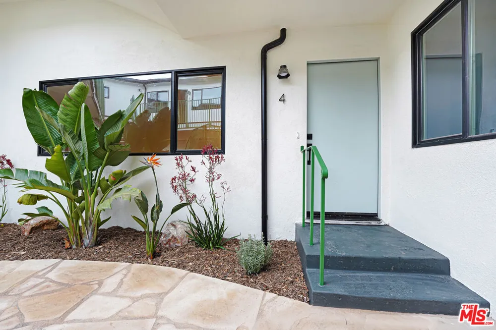 16185 W Sunset Blvd Pacific Palisades, CA 90272