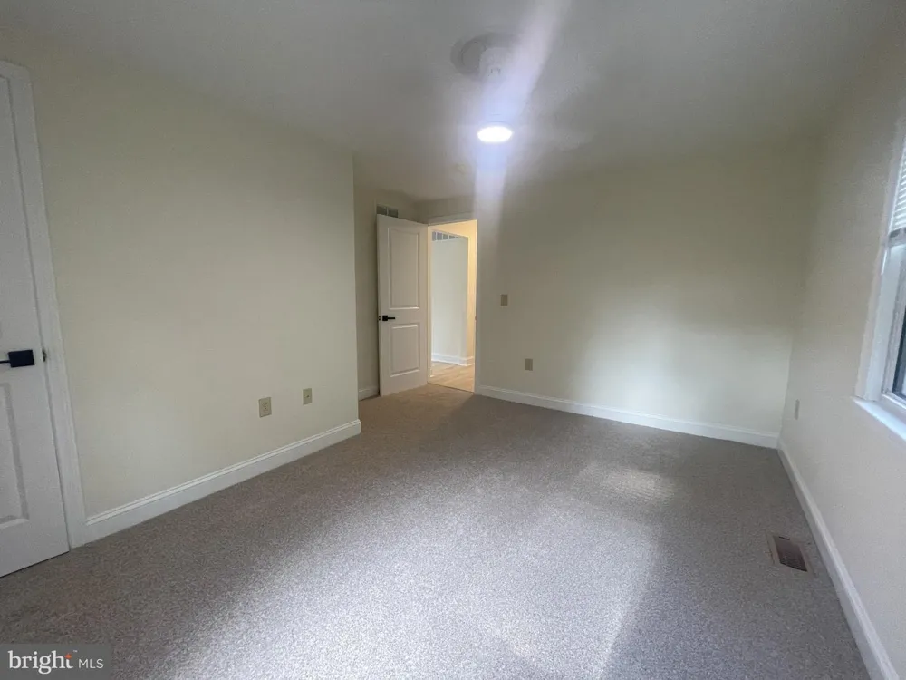 121 BUCK ROAD Glassboro, NJ 08028