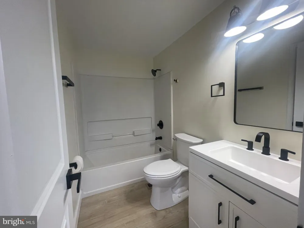 121 BUCK ROAD Glassboro, NJ 08028
