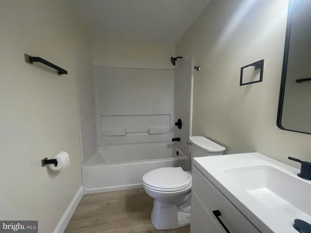 121 BUCK ROAD Glassboro, NJ 08028