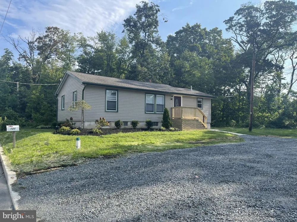 121 BUCK ROAD Glassboro, NJ 08028