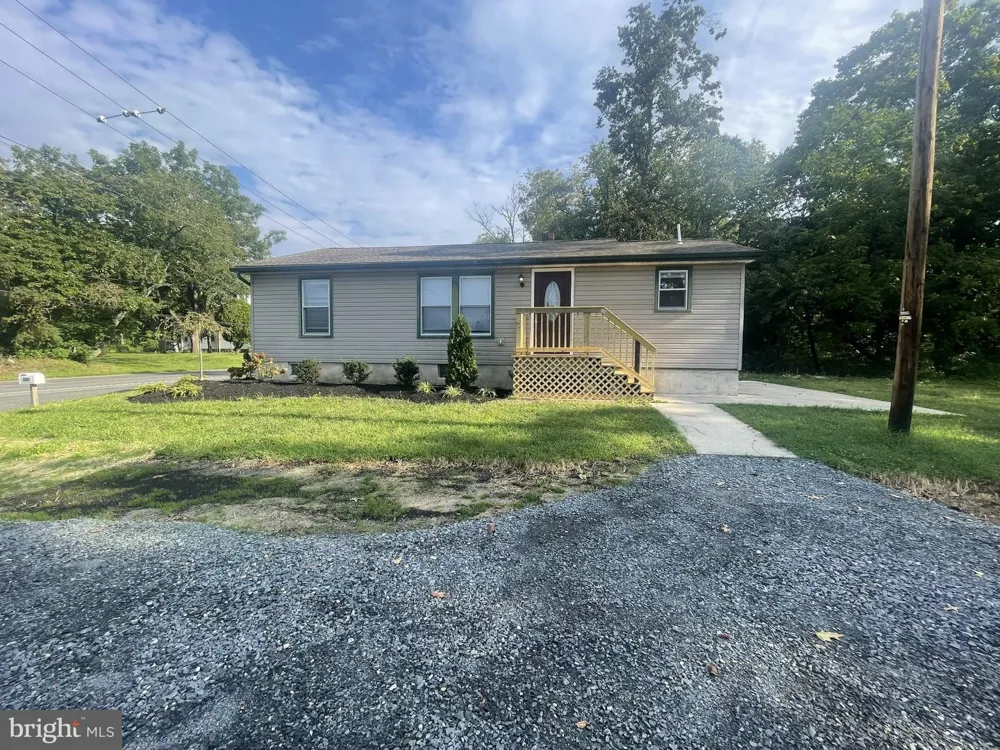 121 BUCK ROAD Glassboro, NJ 08028